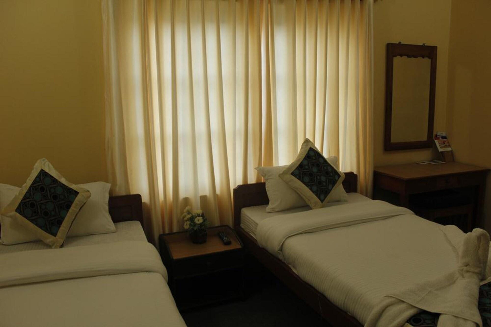 Hotel Nana Pokhara Buitenkant foto