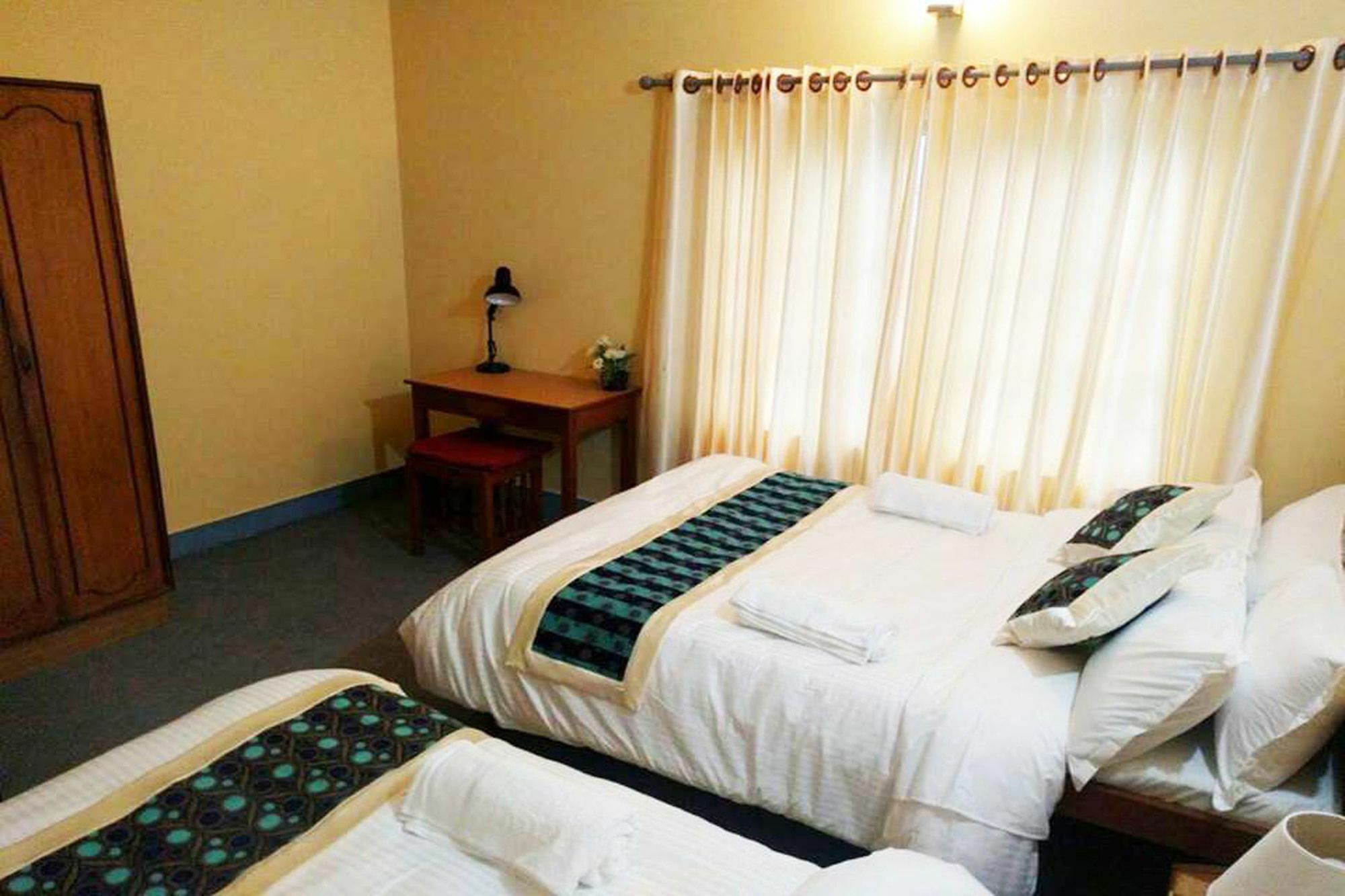 Hotel Nana Pokhara Buitenkant foto